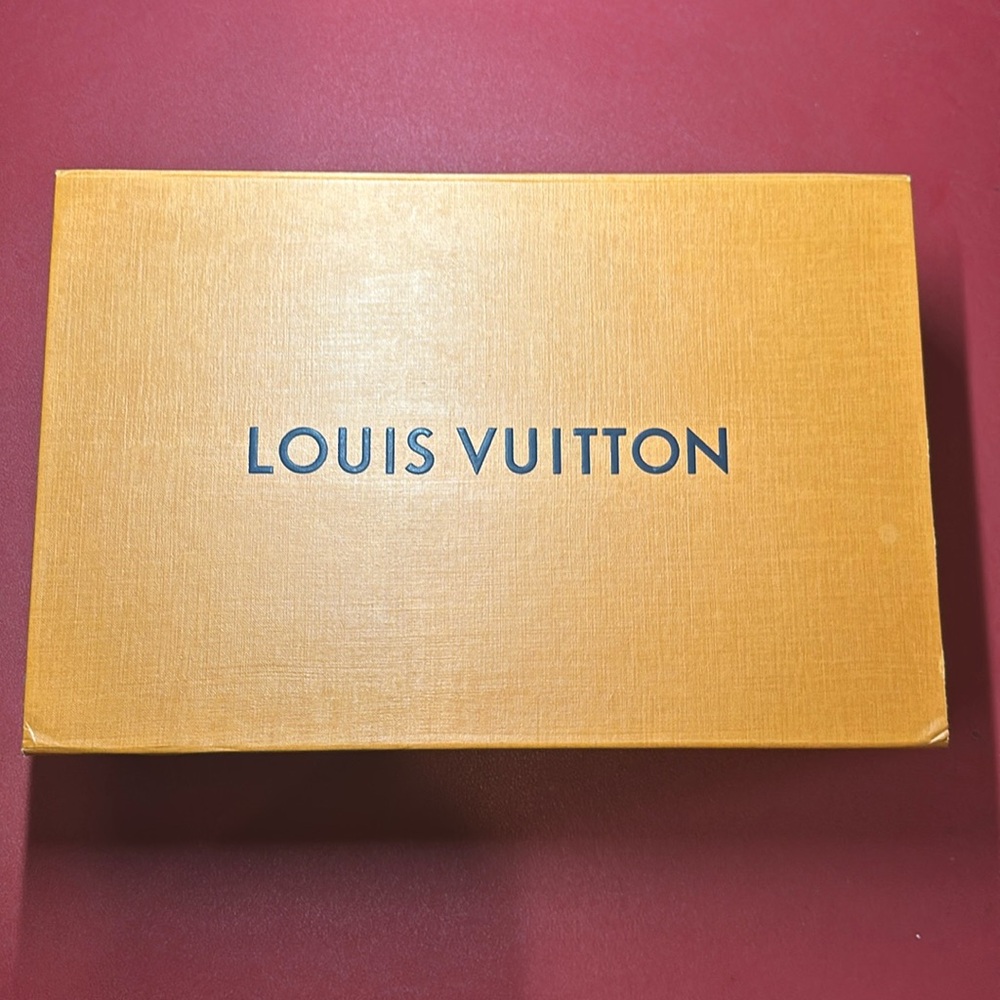 Louis Vuitton magnetic box